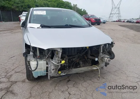 2011 Toyota Corolla Le z USA, uszkodzony, nr VIN 2T1BU4EE4BC570777